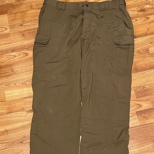 Men’s 5.11 Tactical Series Pants. Size, 38x32.